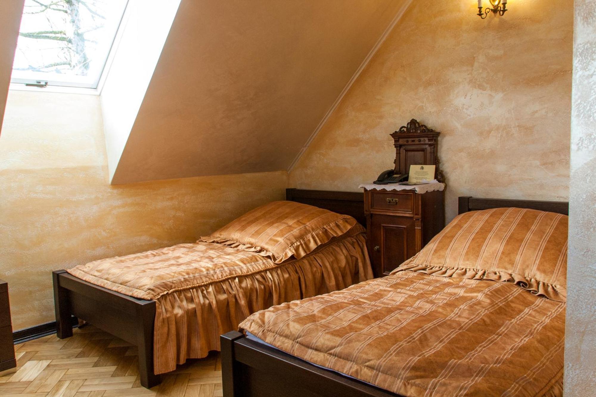 Dwor Anna Bed & Breakfast Ciecierzyn Room photo