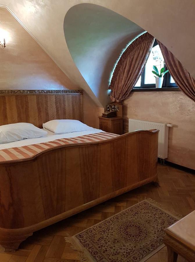 Dwor Anna Bed & Breakfast Ciecierzyn Exterior photo